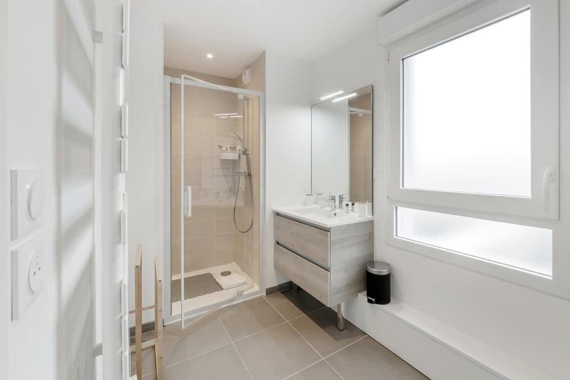 Canephora - 800m Mer, Terrasse, Parking, 400m Gare Appartement