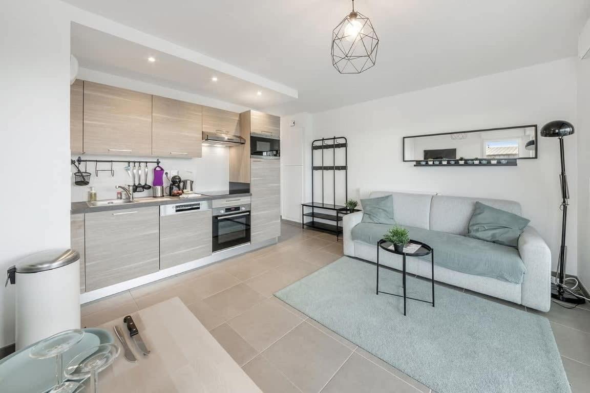 Appartement Canephora - 800m Mer, Terrasse, Parking, 400m Gare Saint-Malo